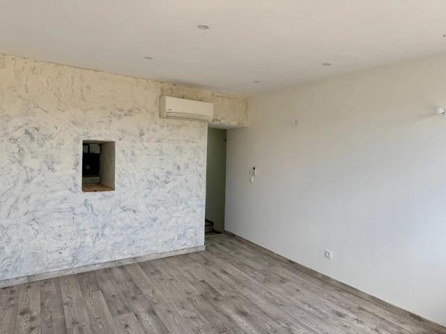 Axe Nimes Ales, maison de village deux chambres 68m² Boucoiran et Nozières