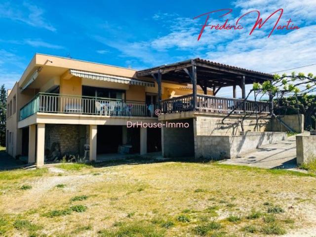 Axe Uzès Alès, grande et rare propriété de 300 m² habitables sur 12000 m² de terrain arboré avec piscine sans vis à vis et un énorme potentiel