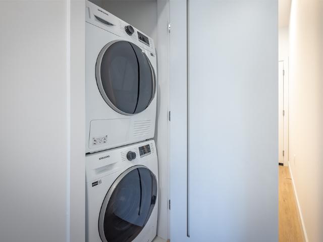 Axir Apartments 1 Bedroom + Den