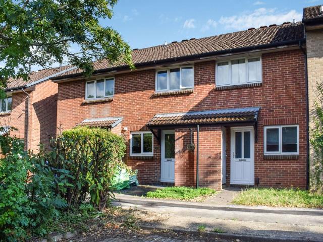Axtell Close, Kidlington OX5, 2 bed terraced house to rent, £1,500 pcm | PrimeLocation