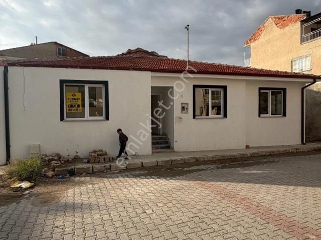 Çay Aktaş Mahallesi'nde Sıfır 3+1 Müstakil Girişli Kiralık Daire