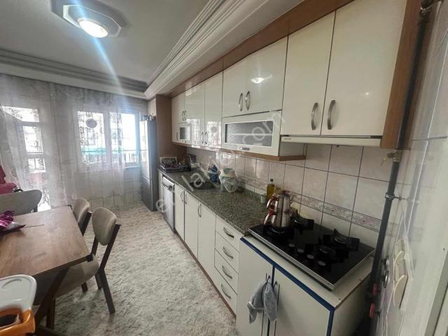 Ayşah'tan Kuşpınar'da 3+1 180m2 Ara Kat Satılık Daire