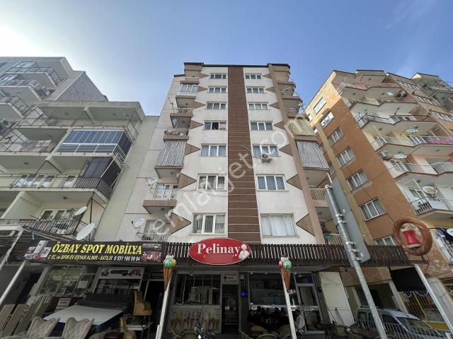 Ayşah'tan Pelitlibağ'da Cadde Üzeri Ara Kat Satılık Daire