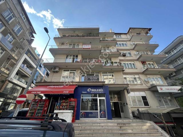 Ayşah'tan Saltak Caddesi Satılık 3+1 170 M2 Daire/homeofis