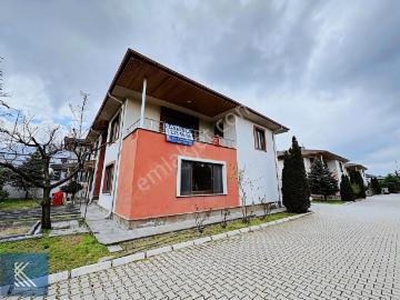 Çay Bağlarının En Güzel Lokasyonunda Satılık Villa