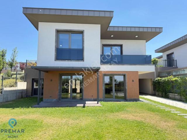 Ayşe Ateş Mesa Yeşilyaka Su Irmak Model 5+1 Kiralık Villa