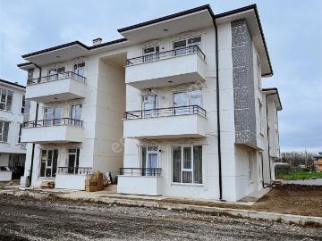 Ayşe Emlak'tan 2+1 K.o Bahçe Kullanımlı Sabancı Hast. Yanı