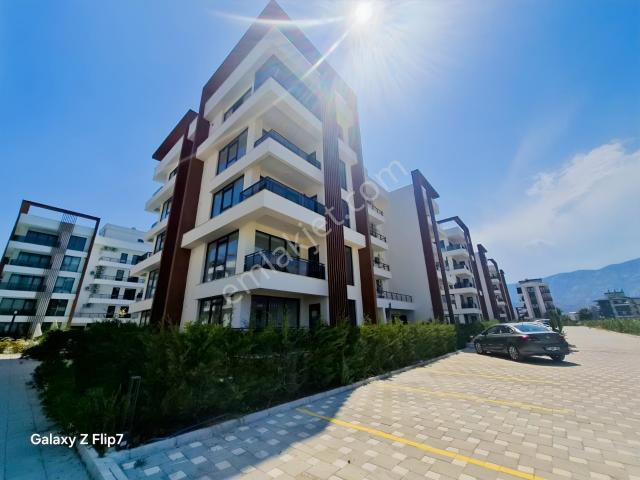Ayşe Yenidoğan'dan Döşemealtı Rengiantalya Green Lıfe Sitesi 1+1