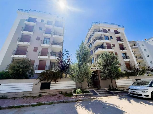 Ayşe Yenidoğan'dan Kapalı Otoparklı Havuzlu 2+1 Daire