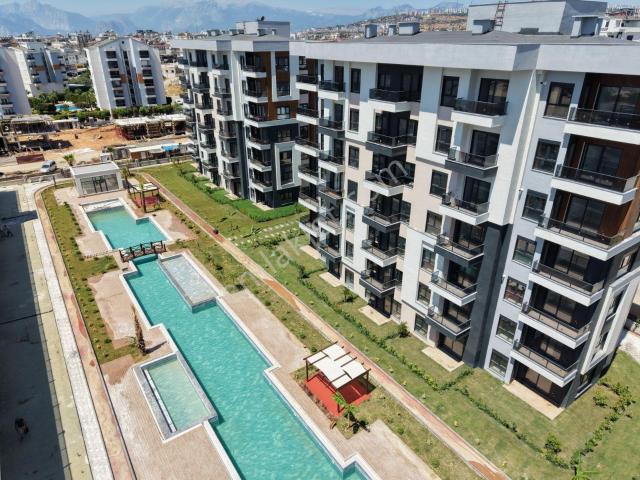 Ayşe Yenidoğan'dan Kepez Devlet Hastahanesi Karşısında Kiralık