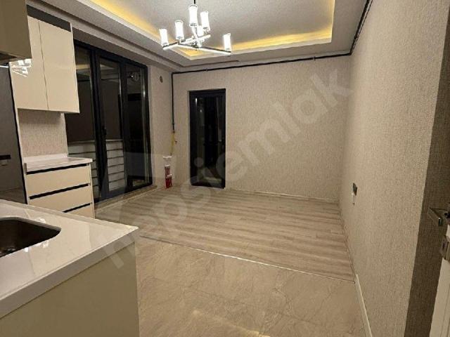 AYŞEGÜL EMLAKTAN PURSAKLAR HAMAMI YANI SATILIK YÜKSEK GİRİS 2+1