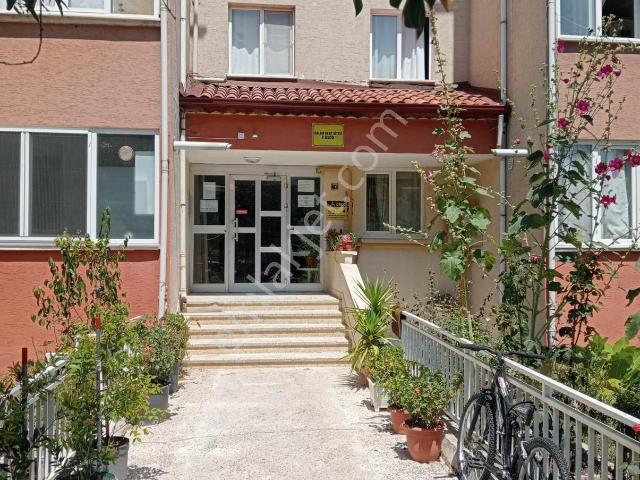 Ayşekadın Yerleşkesi Yanı Rys Hotel Arkası Kiralık 2+1 Daire