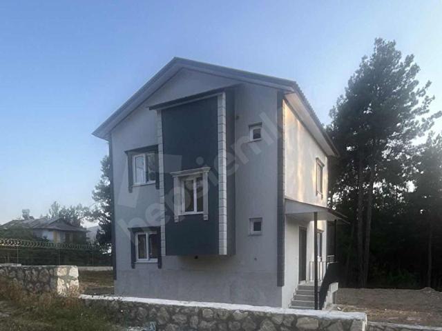 AY EMLAK'TAN ÇAMLIYAYLA MUHTEŞEM KONUMDA SATILIK VİLLA
