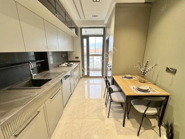 ꧁ay Emlaktan꧂ Edremit Cumhuriyette Ön Cephe Arakat Asansörlü Muhteşem Konumlu Kiralık 3+1 Lüks Daire