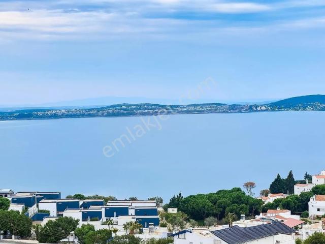 Ay Emlaktan Pelitköy'de Deniz Manzaralı Muhteşem Konumlu Perguleli Verandalı Doğalgazlı Villa