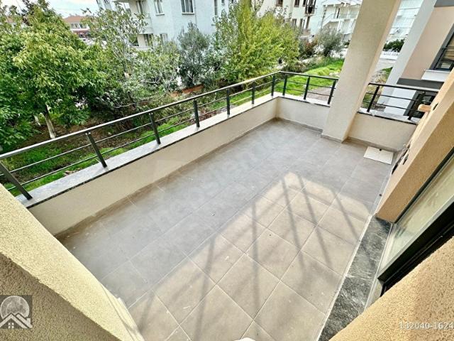 AY EMLAKTANAVCILAR'DA YÜZME HAVUZLU LÜKS BUTİK SİTEDE DENİZE SADECE 300 MT SATILIK 2+1 LÜKS DAİRE