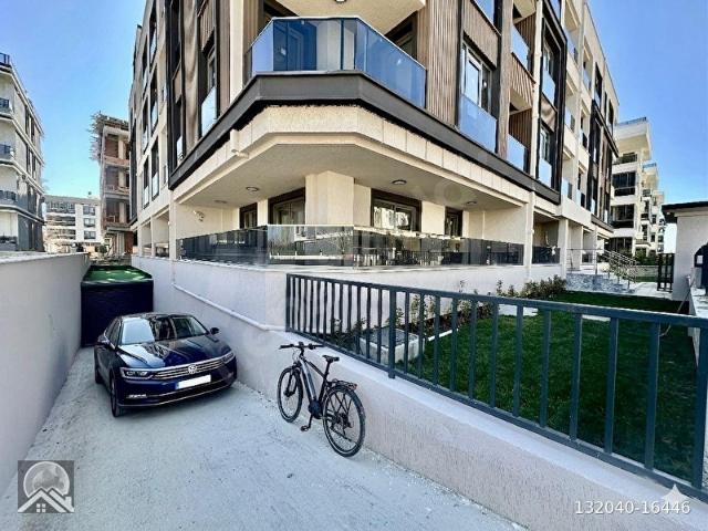 AY EMLAKTANAKÇAY ALTINKUM'DA YÜKSEK KREDİLİ KAPALI OTOPARKLI DENİZE YAKIN SATILIK 2+1 DUBLEX DAİRE