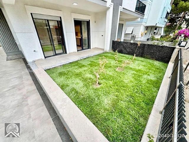 AY EMLAKTANALTINOLUK YAĞCILARDA DENİZE 200 MT ÖN CEPHE SATILIK BAHÇE KULLANIMLI 3+1 DAİRE