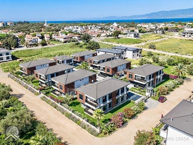 AY EMLAKTANBURHANİYE ÖREN'DE DENİZE 400 METRE YÜZME HAVUZLU SATILIK 2+1 ULTRA LÜKS MÜSTAKİL VİLLA