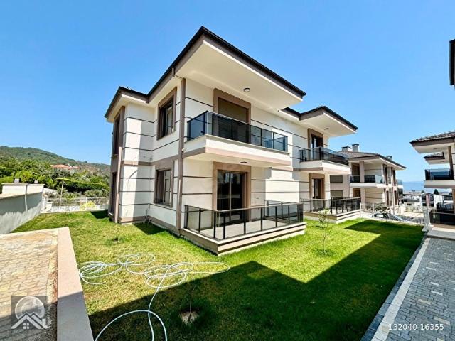 AY EMLAKTANGÜRE'DE BUTİK SİTEDE YÜZME HAVUZLU KUŞ ÇIVILTILARIYLA HUZUR BULACAĞINIZ 1+1 LÜKS DAİRE