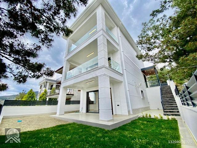 AY EMLAKTANGÜRE'DE KAZDAĞLARI ETEKLERİNDE DENİZ MANZARALI SATILIK 4+1 ULTRA LÜKS MÜSTAKİL EV