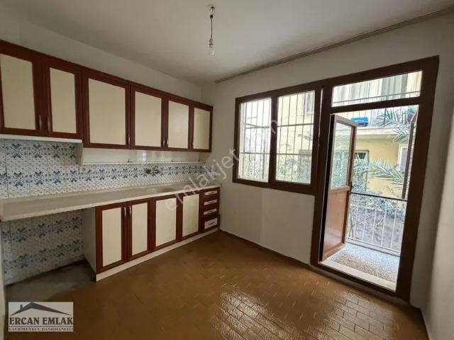 Çay Mah.kapalı Pazar Yeri Yakını 3+1 Kiralık Daire