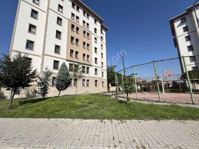 Çay Mahallesi Toki'de 3+1 Cam Balkonlu Çok Kullanışlı Daire
