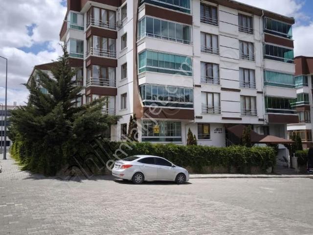 Çayıraltı Emlak'tan Güzelyurt Mahallesi'nde Satılık 4+1 Daire