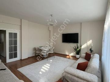 Çayırbaşı Ptt Evlerinde 3+1 Satılık 130 M2 Bakımlı Daire