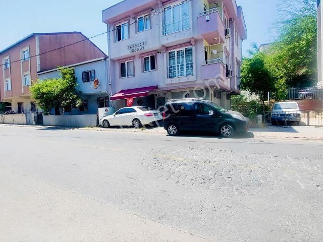 Çayırönü Caddesinde 2+1 Merkezi Lokasyon'da