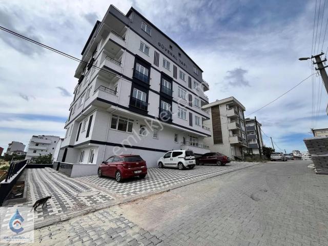 Çayırova Emek Mahallesi Satılık 2+1 Asansörlü Arakat