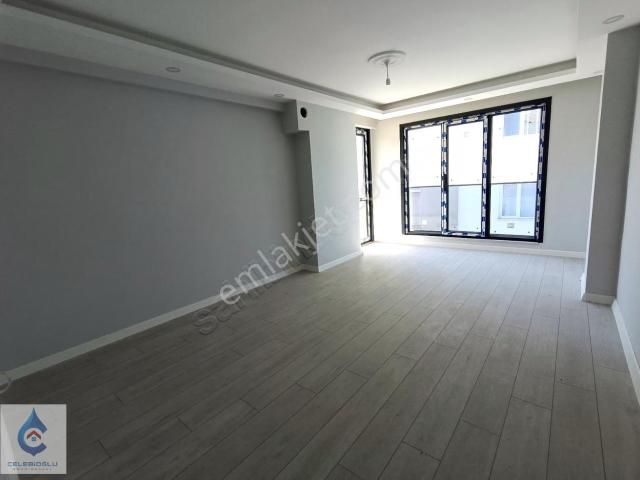 Çayırova İnönü'de Asansörlü 4+1 170 M2 Üst Dublex