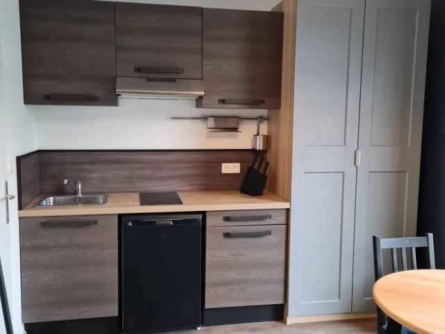AY SUR MOSELLE STUDIO MEUBLE