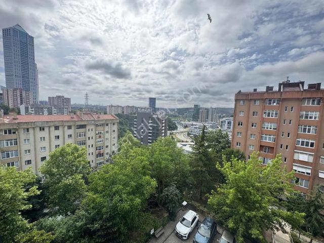 Ayazağa Oyak Sitesinde Şehir Manzaralı Kiralık 3+1 Daire