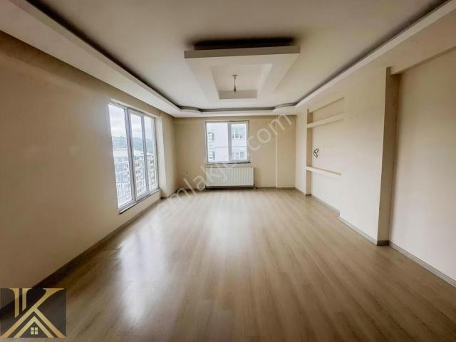 Ayazlı Mahallesinde 3+1 Satılık Daire