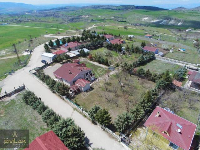 Ayaşta 2.124 M2 Arsa Üzeri Hazır Düzen Ev Ve Bahçesi