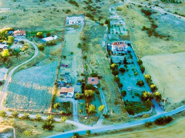 Ayaşta 5.110 M2 Tarla Üzeri Kurulu 2 Adet Evli Çiftlik