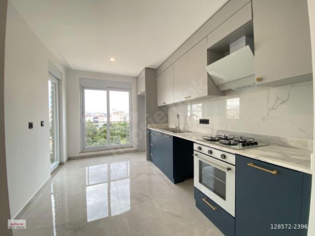 AYANOĞLU TRAMVAY CADDE YAKINI 3.KAT 2+1 110m2 SIFIR ASANSÖRLÜ DAİRE