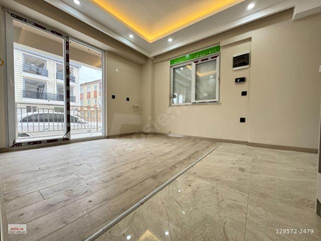 AYANOĞLU MAH.TRAMVAY DİBİ 1+1 60M2 DGB CEPHELİ,PANJURLU,DUŞAKABİNLİ YÜKSEK GİRİŞ