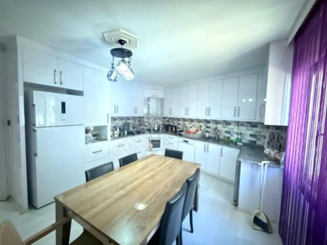 Çaybaşı Caddesin De Brüt 270 M2 Asansörlü İsterseniz Ofise Uygun Dairemiz