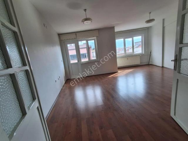 Çaybaşı Caddesinde Kiralık Daire