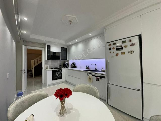 Aybars'tan Karamanda Net 246 M2 5+1 Satılık Daire