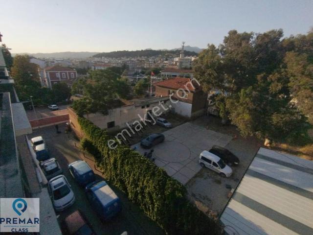 Aydın Cumhuriyet Mahallesinde 3+1 Satılık Daire