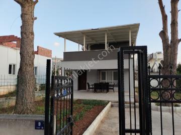 Aydın Didim Akbük Merkez'de Günlük Kiralık Denize Sıfır Eşyalı Bahçeli Müstakil Ev