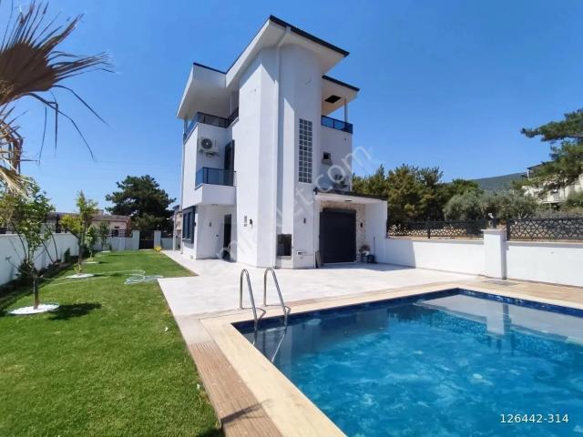 Aydın Didim Akbük'te Kiralık Havuzlu Eşyalı Müstakil Villa
