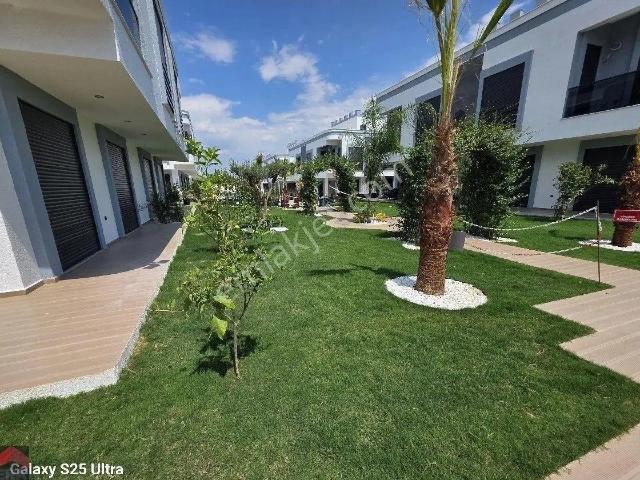 Aydın Didim Altınkum’da Havuzlu Site İçerisinde Satılık Triplex Villa