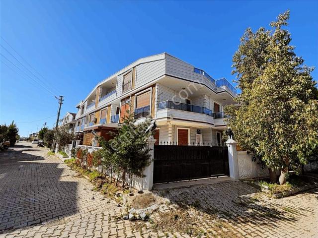 Aydın Didim Efeler Mahallesi'nde Satılık 3+1 Bitişik Nizam Villa