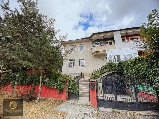 Aydın Gm'den Yıldızkent Şehir Has Yakını Kiracılı Tripleks Villa