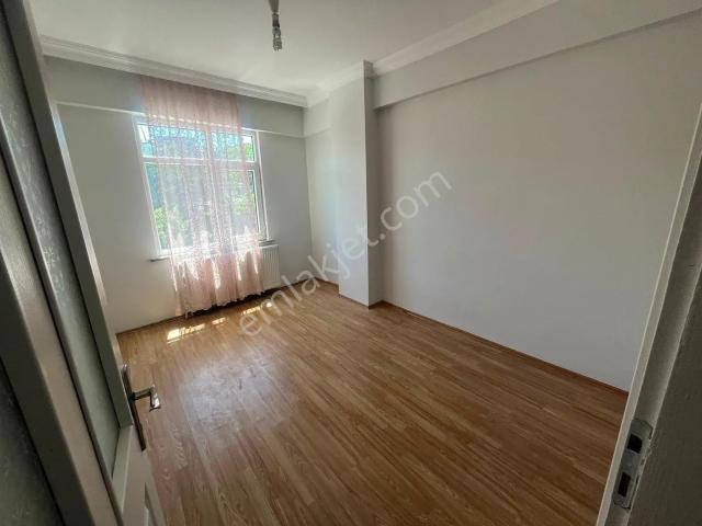 Aydın İnş. 50.yıl Mh 2+1 100m2 1.kat Tramvaya Yakın