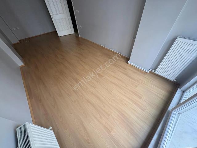 Aydın İnş Şemsipaşa Mah 2+1 95m2 1.kat Ulaşıma Yakın